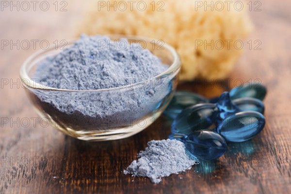 Blue clay mask with serum capsules
