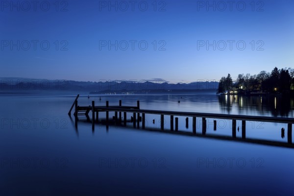 An image of the Starnberg Lake by nigth