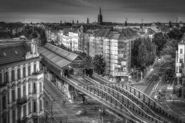 The centre for nightlife is the region around the U-Bahn station Eberswalder Straße at the