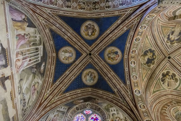 FLORENCE, TUSCANY/ITALY - OCTOBER 19 : Interior view of Santa Croce Church in Florence on October