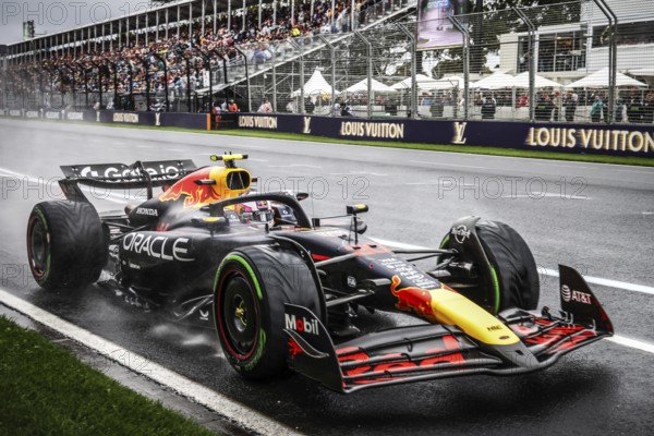 Liam Lawson of New Zealand drives the Oracle Red Bull Racing RB21 during the Australian Formula 1