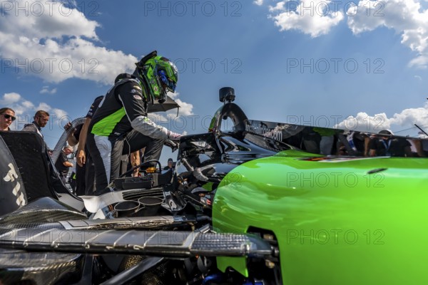 CONOR DALY (78) (USA) of Noblesville, Indiana prepares to qualify for the Bommarito Automotive