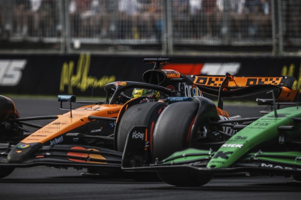 Oscar Piastri of Australia drives the McLaren Formula 1 Team MCL39 during qualifying in the 2025