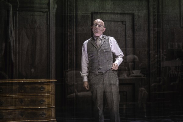 By Adam Ganz and Scanlab Projects in co-operation with the Berliner Ensemble and the Komische Oper