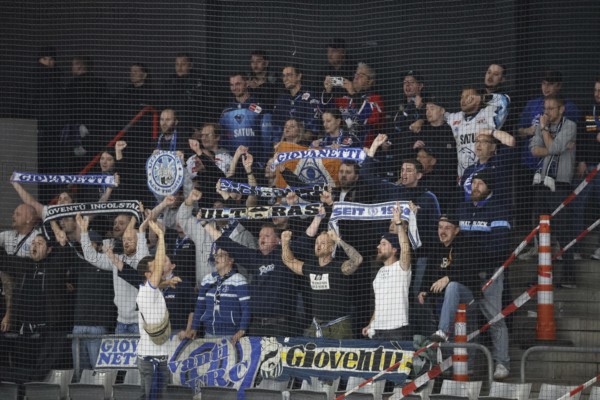 The travelling Ingolstadt fans celebrate the 6:3 victory in Schwenningen after the game of the DEL