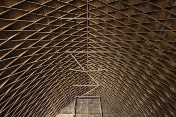 Klingberg near Scharbeutz, Garkau estate, built 1924-1926 by Hugo Häring, barn with Zollinger roof