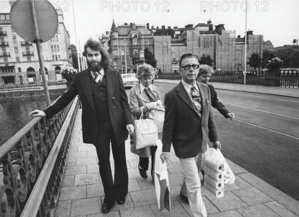 Clark Olofsson. Swedish criminal born 1947. A Swedish criminal now living in Belgium. He has