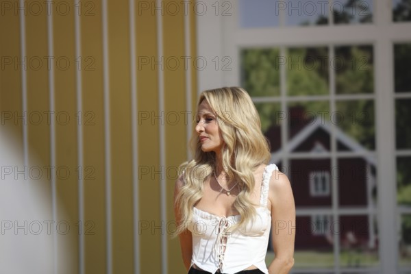 Melissa Naschenweng (singer / artist) in the ARD TV programme Immer wieder sonntags, Rust, Germany