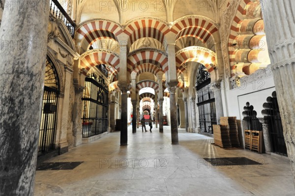La Mezquita, Mosque, Cathedral of Cordoba, Cordoba, Andalusia, Spain, Europe, Large hall with