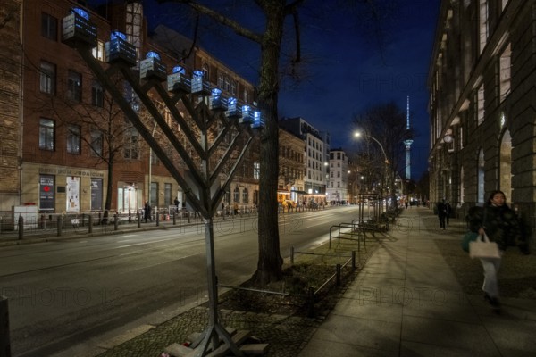 Germany, Berlin, 02.01.2025, Hanukkah candlestick New Synagogue, Oranienburger Straße, view to the