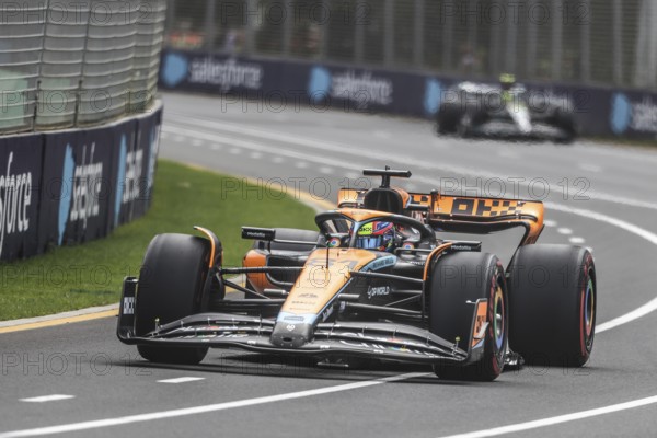 MELBOURNE, AUSTRALIA, APRIL 01: Oscar Piastri of Australia drives the McLaren MCL36 in practice