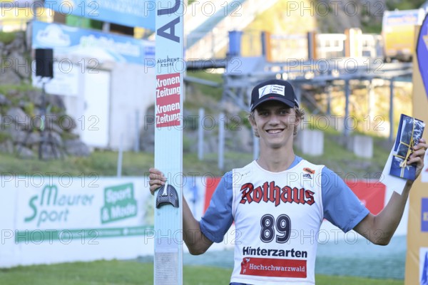Hannes Landerer (SV Innsbruck Bergisel/Austria) had a good laugh after his opening victory at the