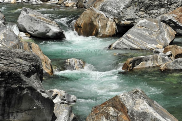 Verzasca mountain river, light-coloured orthogneiss, metamorphic rock into which the Verzasca has