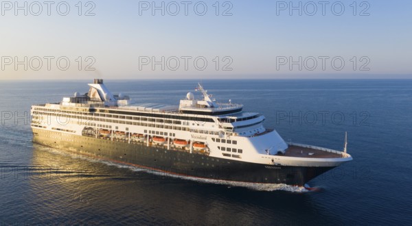 219 metre long cruise ship VEENDAM of the shipping company Holland-America-Line for 1350