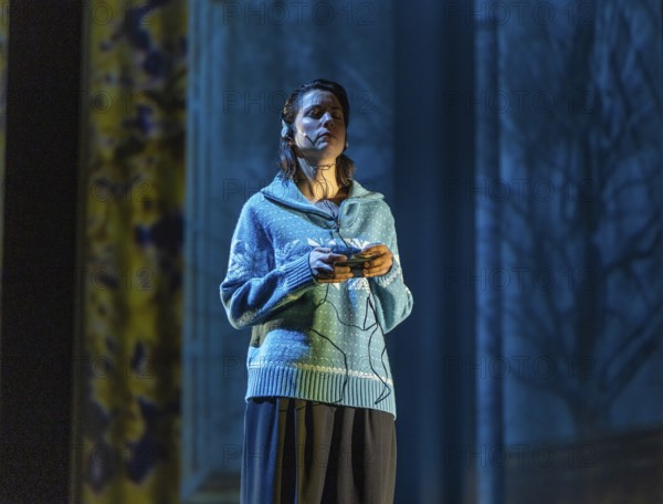 Replay by Yael Ronen at the Schaubühne in Berlin. In 1988, an opera singer from the GDR stays in