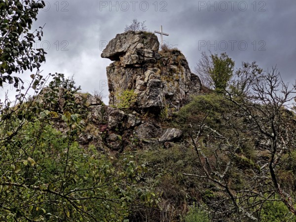Quartzite rocks of the Hunolstein castle ruins, municipality of Morbach, Hunsrück,