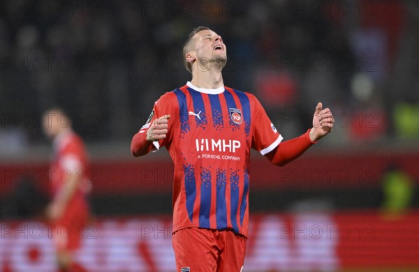 Adrian Beck 1. FC Heidenheim 1846 FCH (21) Disappointment disappointed after missed goal chance