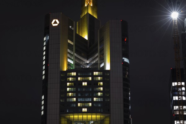 At a height of around 150 metres, 48 spotlights in 22 windows in the Commerzbank Tower in Frankfurt