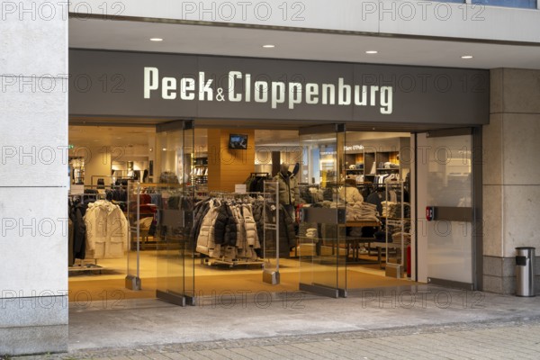 Entrance to the Peek & Cloppenburg clothing shop, Erlangen, Middle Franconia, Bavaria, Germany,