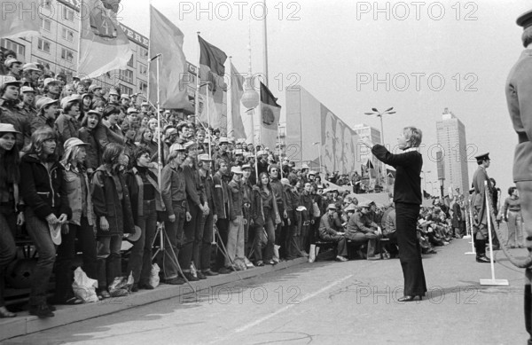 01.05.1980 GDR East Berlin Mitte district. Scene on the fringes of the First of May demonstration.
