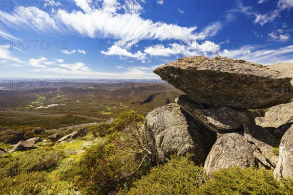 Landscape views at the summit of Porcupine Rocks on the Porcupine Walking Track on a summer's day