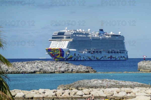Caribbean Marvel: Norwegian Encore Gracefully Unveils Great Stirrup Cay, A Private Paradise in the
