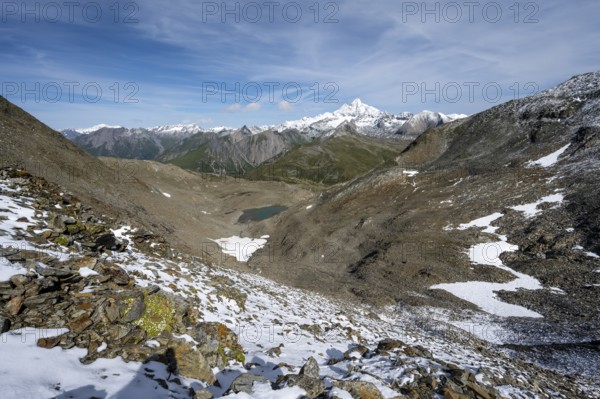 View at the Kesselkeessattel, mountain landscape with Kesselkeessee, snow-covered summit of the