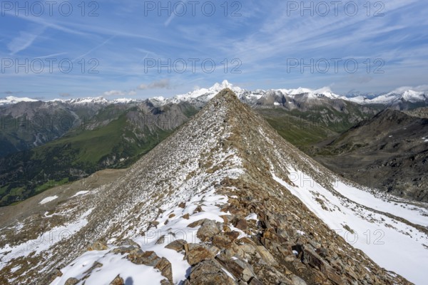 Summit Böses Weibl, view of mountain landscape with snow-covered summit of the Großglockner, Wiener