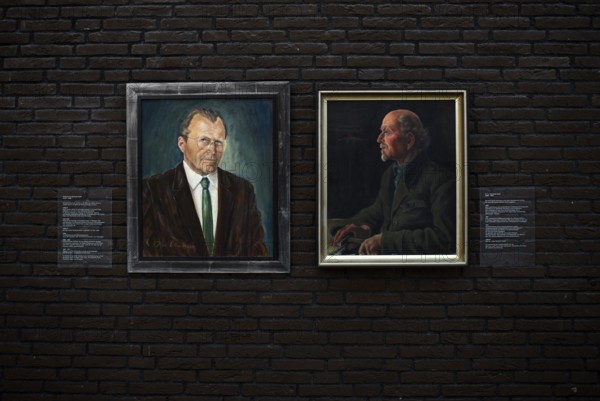 Portraits of Professor Dr Bernhard Hauff, interior photograph, Urwelt-Museum Hauff, Museum,