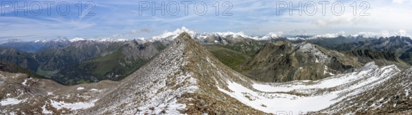 Mountain panorama, summit Böses Weibl, view of mountain landscape with snow-covered summit of the