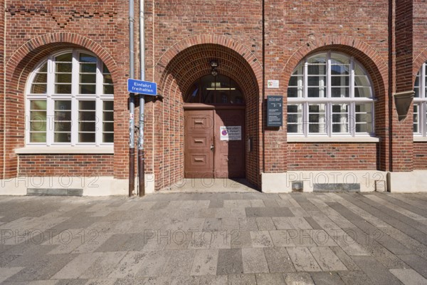 Institute for Byzantine and Neo-Greek Studies, University, Rosenhof, brick building, facade,