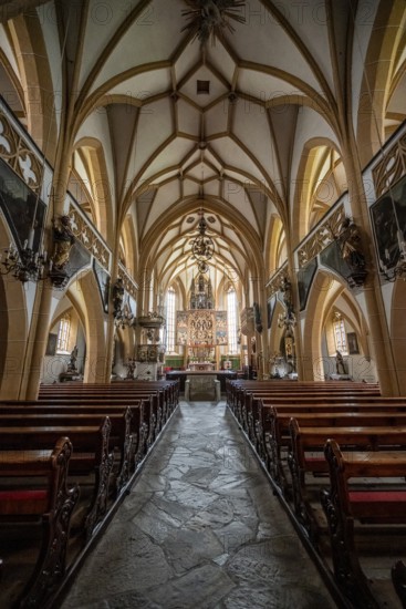 Interior view of the Heiligenblut parish church of St Vincent, Hof, Heiligenblut am Großglockner,