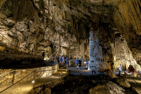 Melidoni Cave, Crete, Greece, 23 May 2025 < english> Melidoni Cave, Crete, Greece, May 23, 2025,