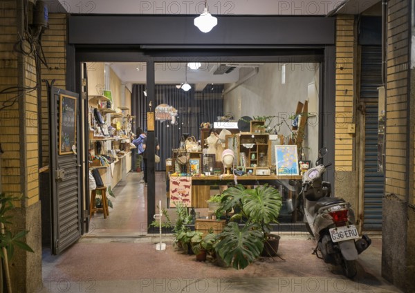 Textiles, jewellery, handicrafts, small shop in a side alley of Dihua Street, Old Town, Taipei,