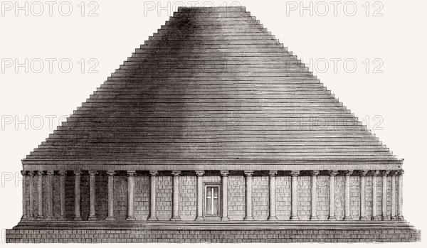 Rekonstruktion von Madghacen oder Medracen, einem königlichen Mausoleum-Tempel der numidischen