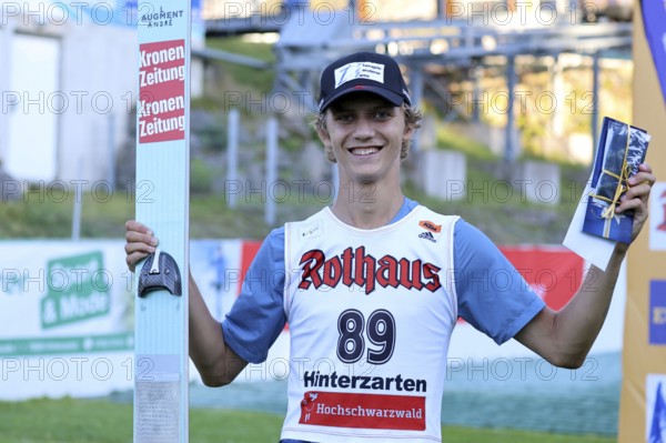 Hannes Landerer (SV Innsbruck Bergisel/Austria) had a good laugh after his opening victory at the