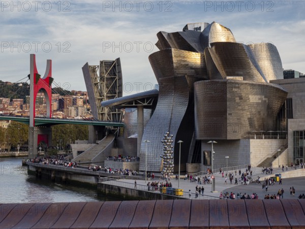 Guggenheim Museum Bilbao, 20th century, designed by Frank O. Gehry, Bilbao, Basque Country, Spain,