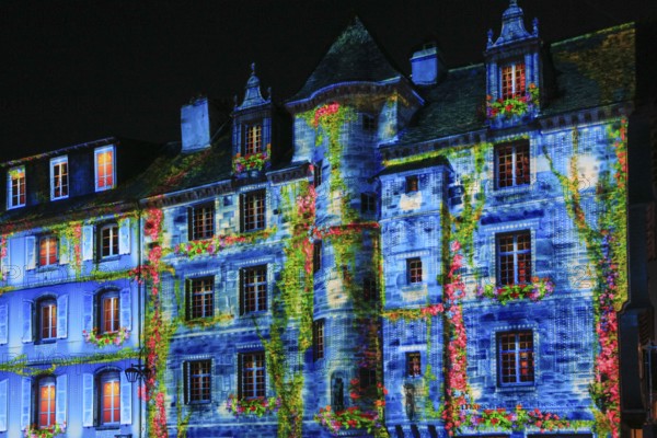 Projections on the façade of the Maison de la Duchesse Anne, light show at the turn of the year in