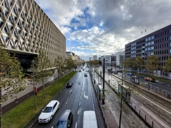 Antwerp, Belgium, November 5th 2023: View on easy traffic on Italielei in Antwerp and surrounding