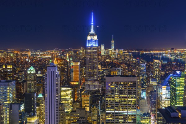 Downtown night view seen from the top of the Rock (Rockefeller Center Observation Deck). Shooting