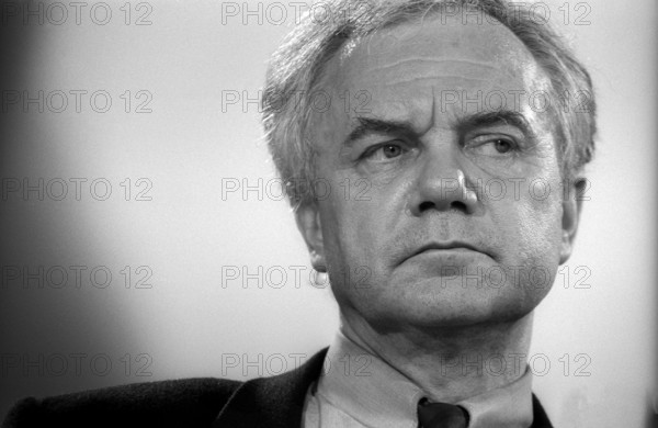 Germany, Berlin, 24 April 1992, Manfred Stolpe, Stasi involvement discussion in the Gethsemane