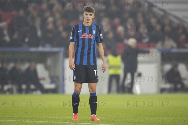 Football match, Charles DE KETELAERE Atalanta Bergamo standing and looking forward, Anrie CHASE VFB