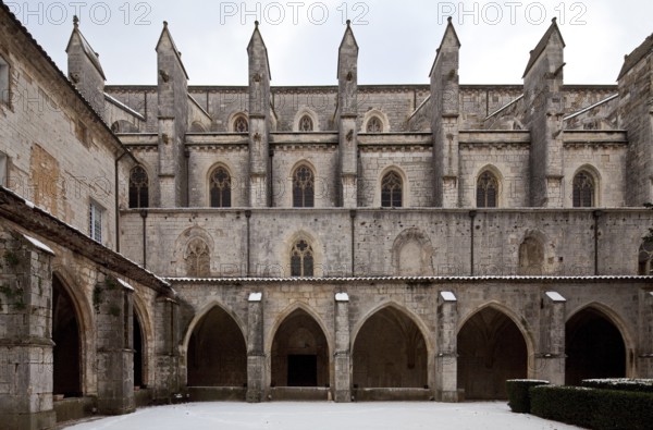 Frankr Saint-Maximin-la-Sainte-Baume Basilica Sainte-Madelaine 60154 North side of the nave seen