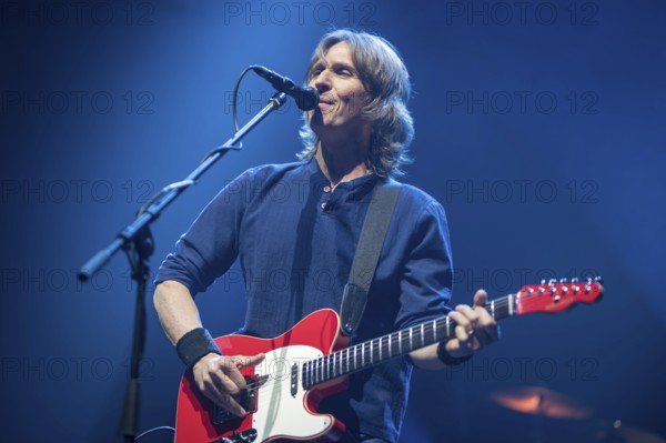 Wroclaw, Poland. 27th February, 2018. Concert of band Dire Straits Experience. Picture: guitarist