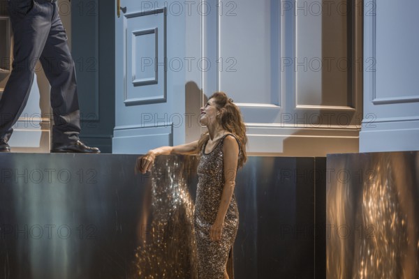 Production by Torsten fisherman at the Renaissance Theatre in Berlin with Judith Rosmair and