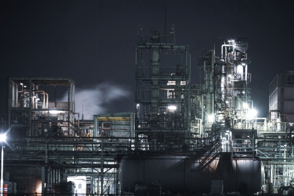Factory night view of Kawasaki Keihin industrial zone. Shooting Location: Kawasaki City, Kanagawa