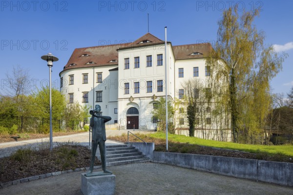 Hoyerswerda Castle is located on a hill in the centre of Hoyerswerda's old town in the Saxon