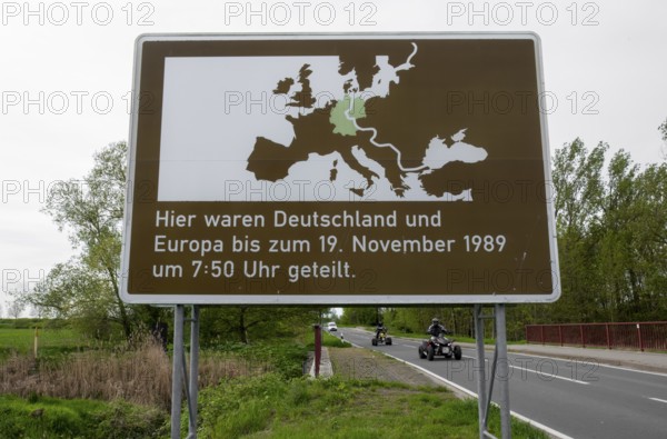 Sign with map and reference to the inner-German division until 19 November 1989 at the former