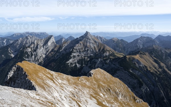 Mountain panorama from the summit of the Gamsjoch, view of the Sonnjoch summit, Rißtal in the Eng,