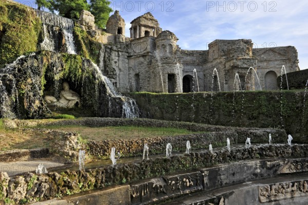 Fountain Fontana della Rometta e di Roma, Renaissance garden of Villa d'Este, water features,
